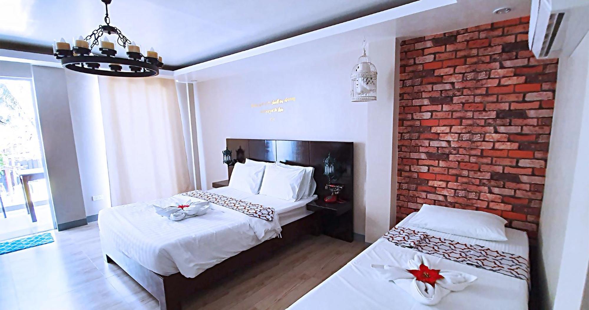 Casa Almarenzo Bed & Breakfast Bolinao Dış mekan fotoğraf