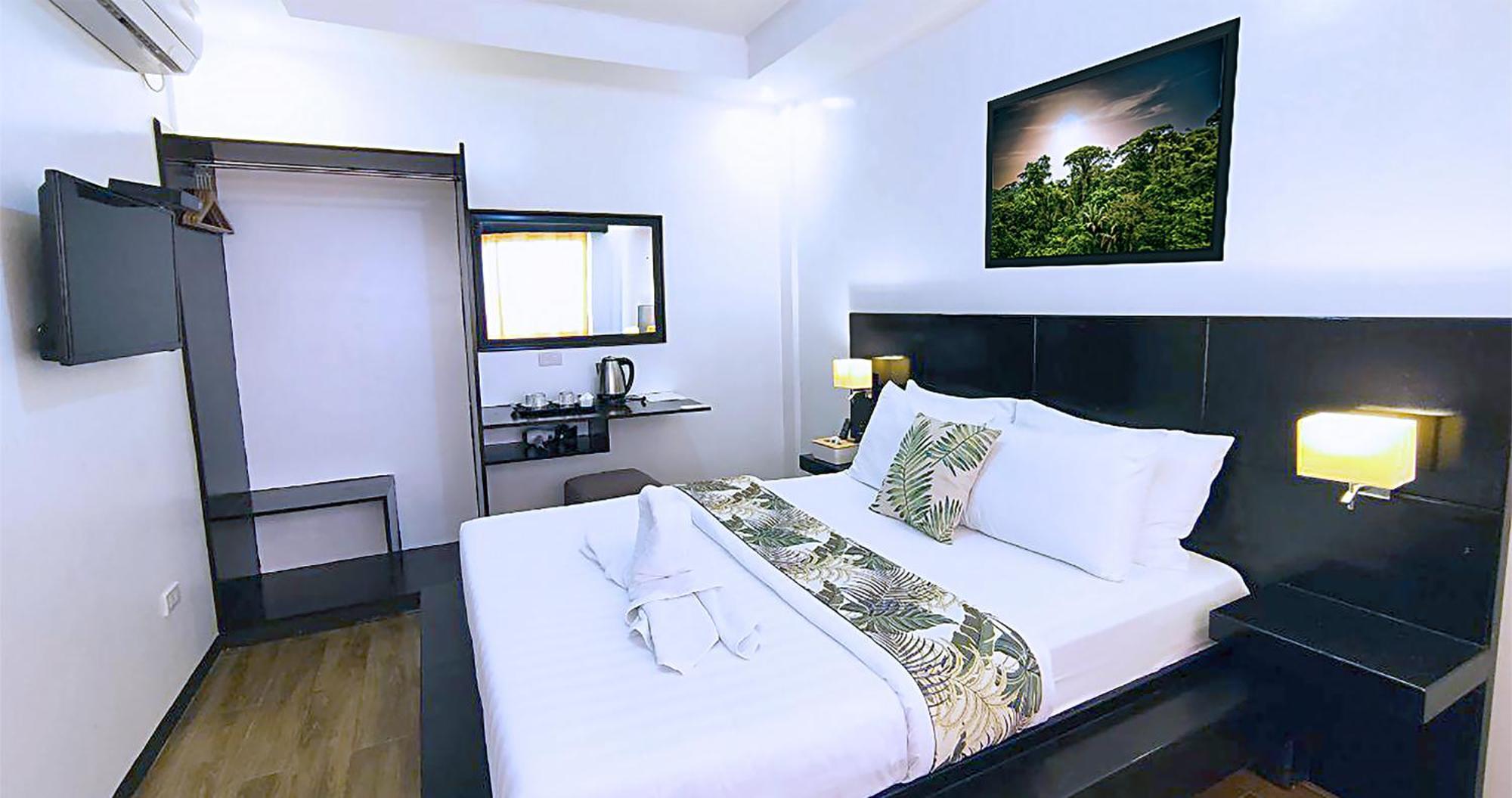 Casa Almarenzo Bed & Breakfast Bolinao Dış mekan fotoğraf